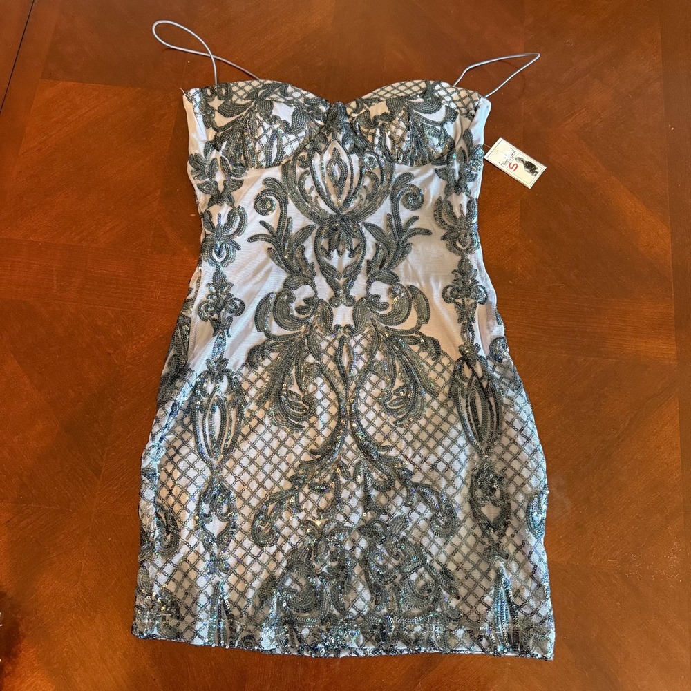 Lovely Day Dress Small Silver Sequin Embellished Bodycon‎ Mini Cocktail Party